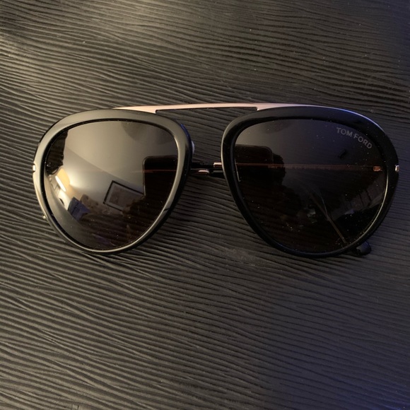 Black Tom Ford Sunglasses - Picture 1 of 4